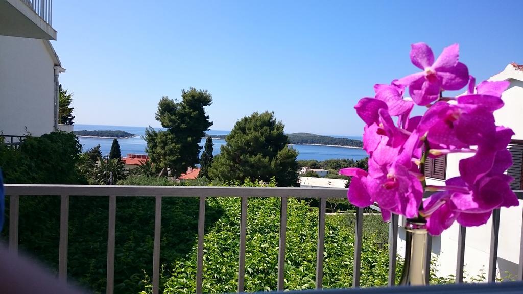 Apartments Mare Hvar Town Exteriör bild