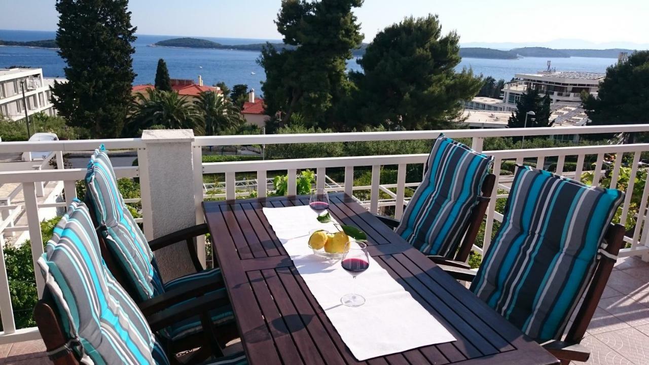 Apartments Mare Hvar Town Exteriör bild