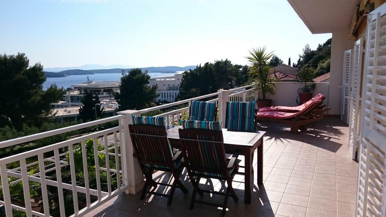 Apartments Mare Hvar Town Exteriör bild