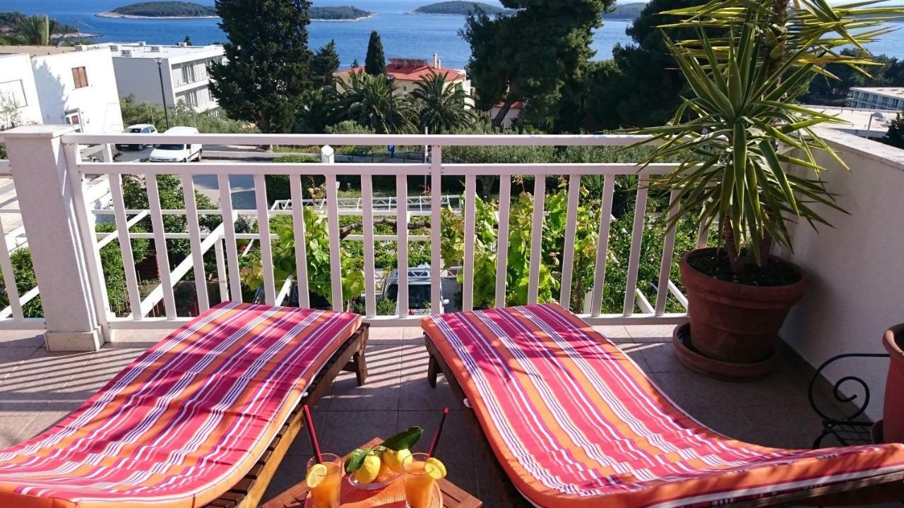 Apartments Mare Hvar Town Exteriör bild
