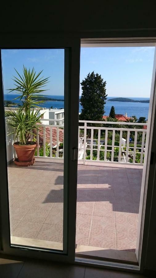 Apartments Mare Hvar Town Exteriör bild