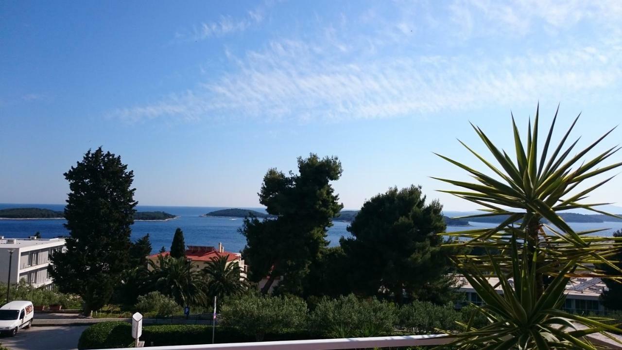 Apartments Mare Hvar Town Exteriör bild