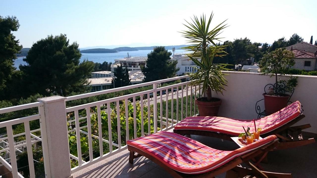 Apartments Mare Hvar Town Exteriör bild